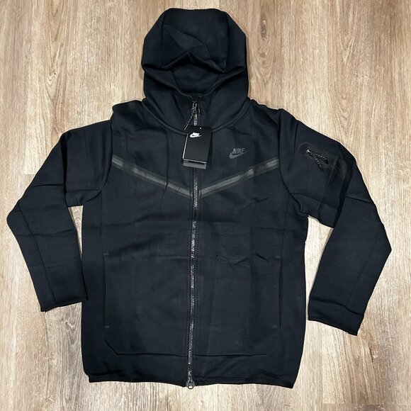 Nike tech black hoodie new size small